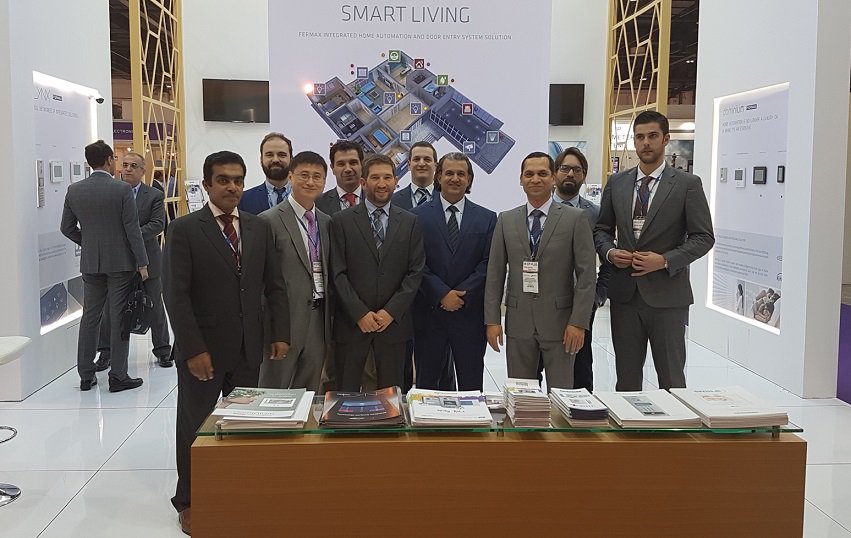 fermax_spain's tweet photo. Llevamos el #SmartLiving a #Intersec2017 @instaladores20 "Fermax presenta nuevas soluciones integradas para viviendas inteligentes en Dubái" https://t.co/bD57kfsvN9