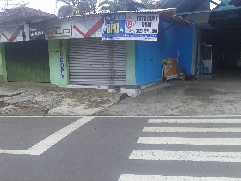 Jl papayan jatiwaras depan kantor samsat sore ini tampak sepi <a href="/RTMC_PoldaJabar/">RTMC_PoldaJabar</a> .