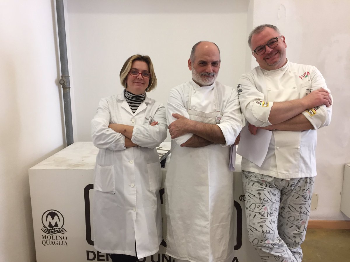 Si parla di #frittura a #pizzaup17: tra poco l'intervento del prof. #davidecassi