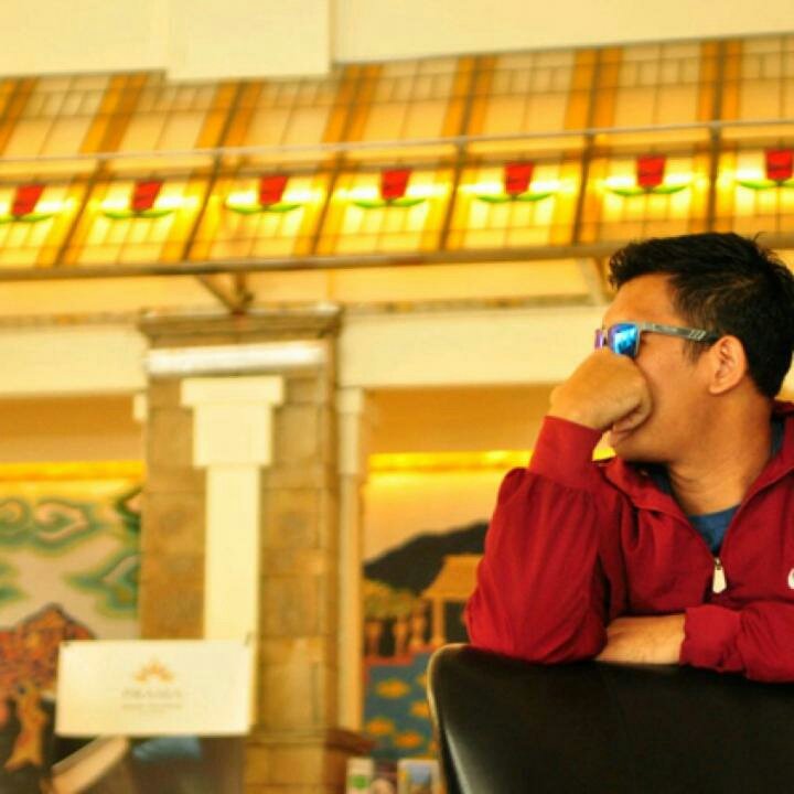 Disarka1's tweet photo. Come join me, or you'll be left behind #BIGOLIVE. https://t.co/i1YtD3bkvI https://t.co/MRAPmGZOVf