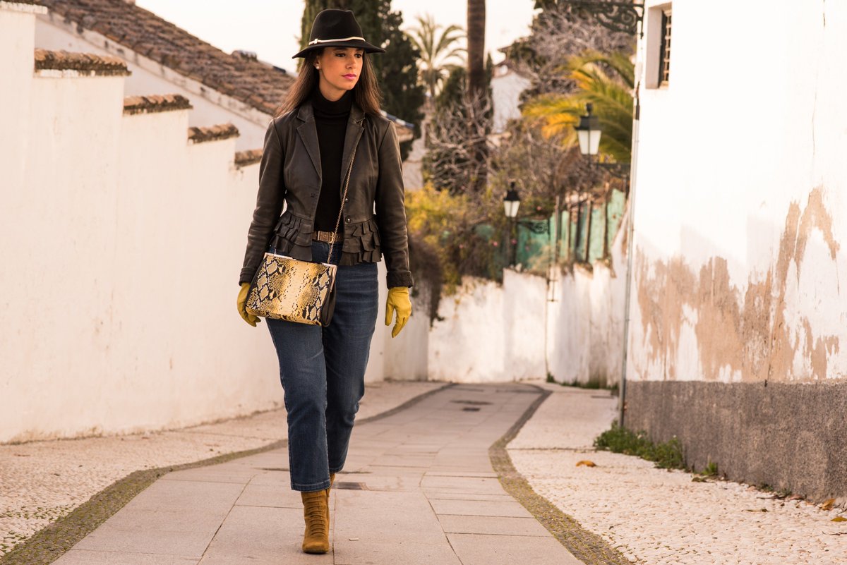mirrorof_style's tweet photo. New post on the blog! 👏👏😘😘
✨https://t.co/SfDiz3sEVI ✨ 

#blogger #ootd #streetstyle #influencer https://t.co/tU45FU44jI