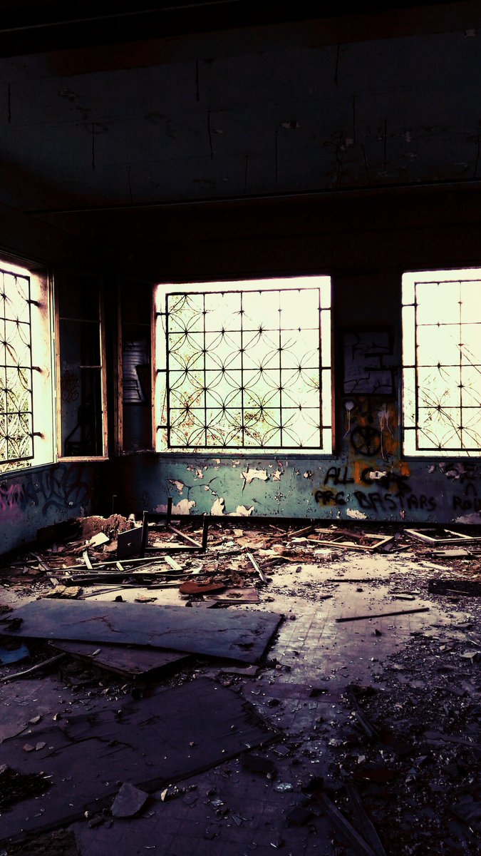 #urbex #abandoned #BornForExplore
                        🚫 TDB  🚫