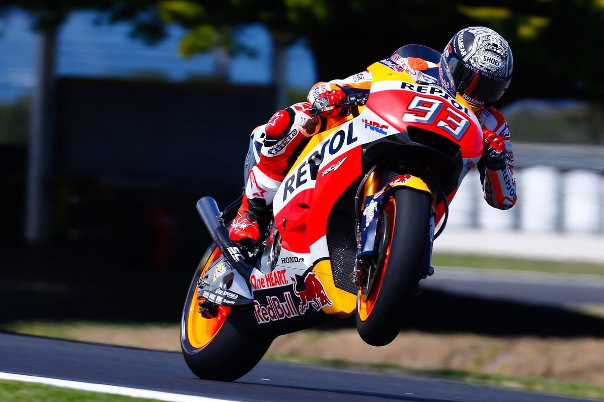 marcmarquez93's tweet photo. Primer día acabado! Mañana seguiremos trabajando! ✊🏼 First day done! We'll keep working tomorrow! #preseason #australia (📸 by: @MotoGP) https://t.co/Nr13QztzRG