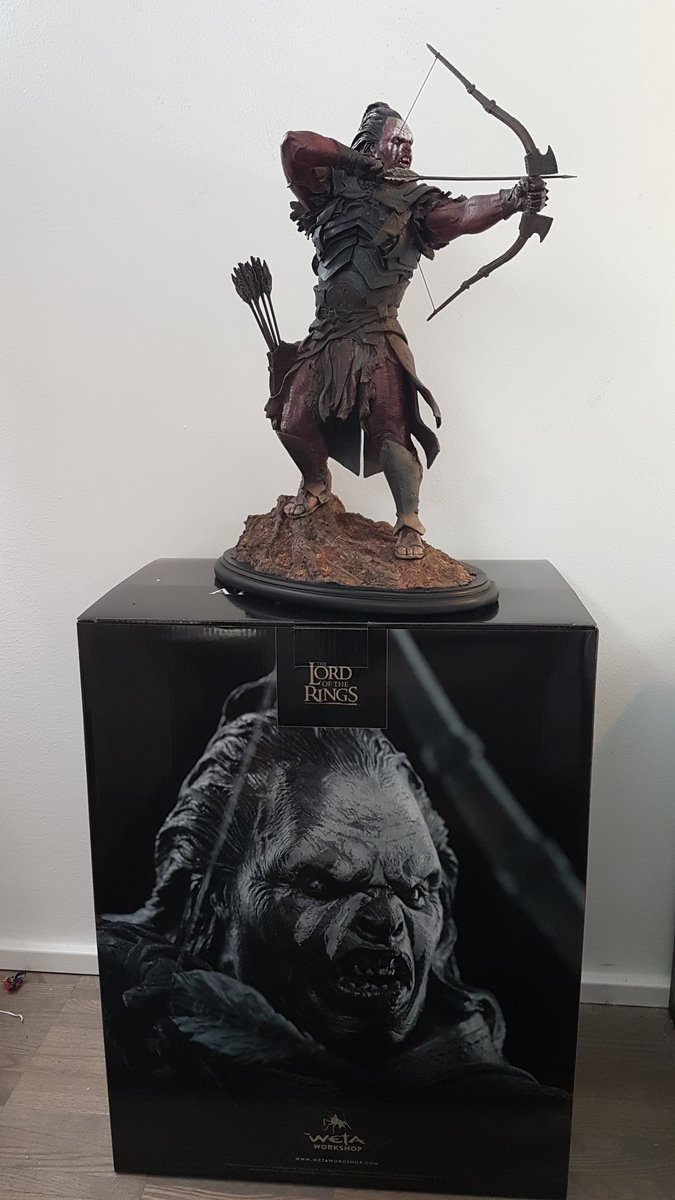 Treated myself to buying a @WetaWorkshop limited statue of Lurtz orc from  the first 'Lord of the Rings' and now it's on my desk. IT'S EPIC., image size:675x1200