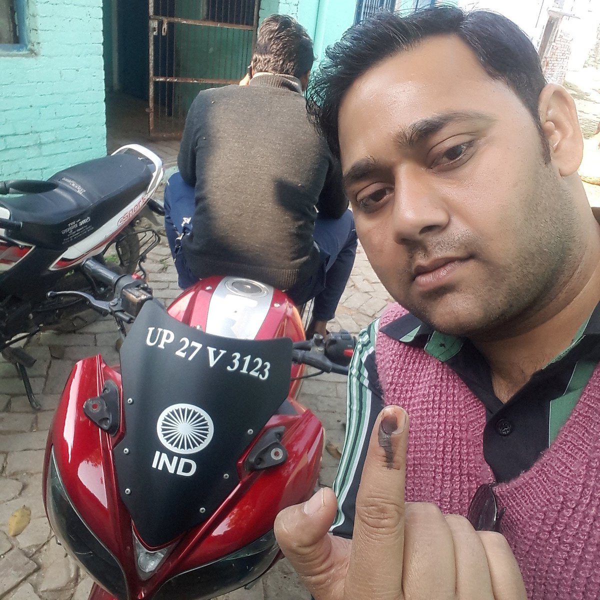 pmishra2gre8's tweet image. लोकतंत्र के इस महापर्व पर अपना कीमती मत अवश्य दें। 
मेरा मत .... मेरी पहचान।
एक ही जगह.... कमल निशान।।