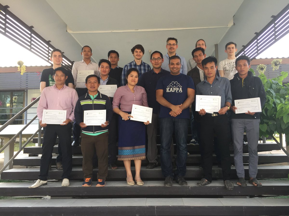 caschnu's tweet photo. Giving out certificates and taking a group photo at the end of the @mobile4D locust module workshop. https://t.co/Y7Xu3Bnnmr