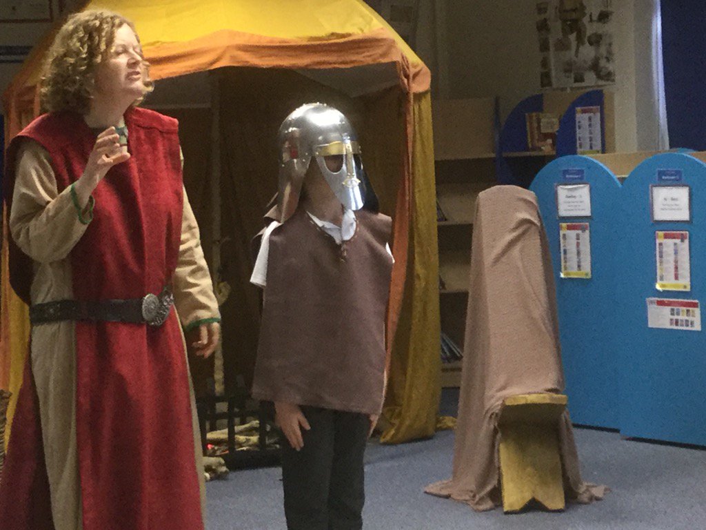 LyndonGreenJnr's tweet photo. Modelling the King's helmet so we can decide on the final design. #languagealive https://t.co/zIdmAAVikC