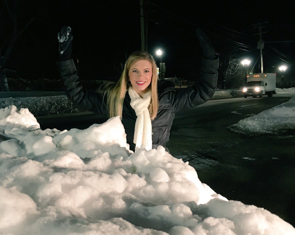 spillihpmot's tweet image. LEWISTON -- Motorists beware of pedestrians emerging from snow banks.  Like @KelseyFabian!  #Digout  #NEWSCENTERnow