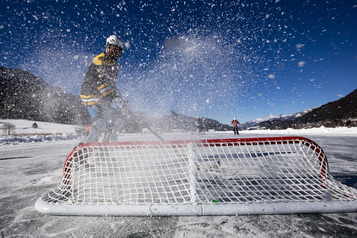 visitweissensee's tweet photo. Traumhafte Eisverhältnisse am #weissensee auch zum #pondhockey spielen. https://t.co/gJaDysxuzv #visitcarinthia https://t.co/6sdr74fvjf