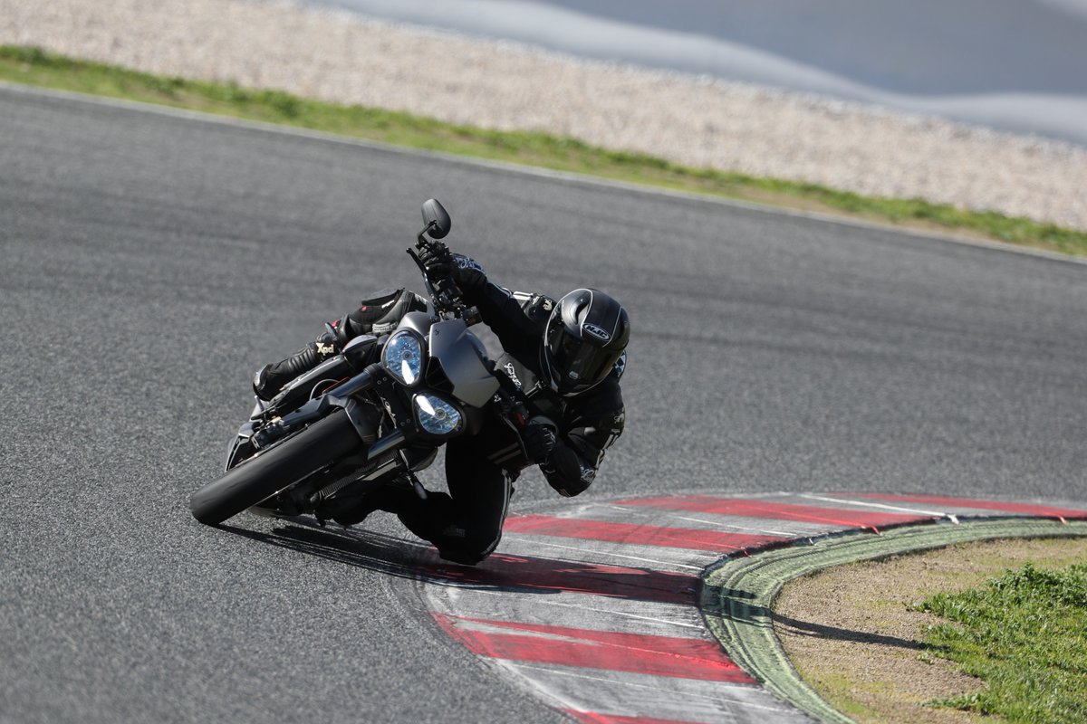 Fastandlucky's tweet photo. Essai de la Triumph Street Triple 765 RS ! https://t.co/YZVmcnlVe4 @TRIUMPH_FRANCE @TriumphOfficial @OfficialTriumph #triumph #StreetTriple https://t.co/20pfrSshQH