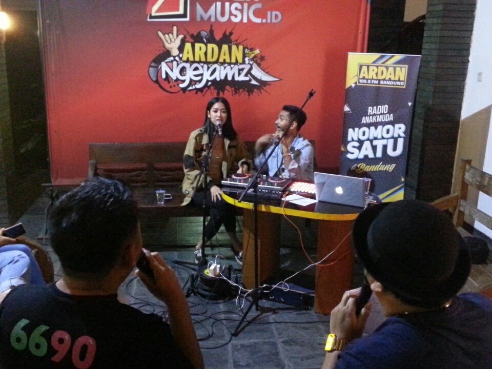 TAJEMZ!

Barengan sama <a href="/1990official_/">1990</a> 
Tebak track

Di Ardan Ngejamz #SuperMusicID
#CumaDiArdan