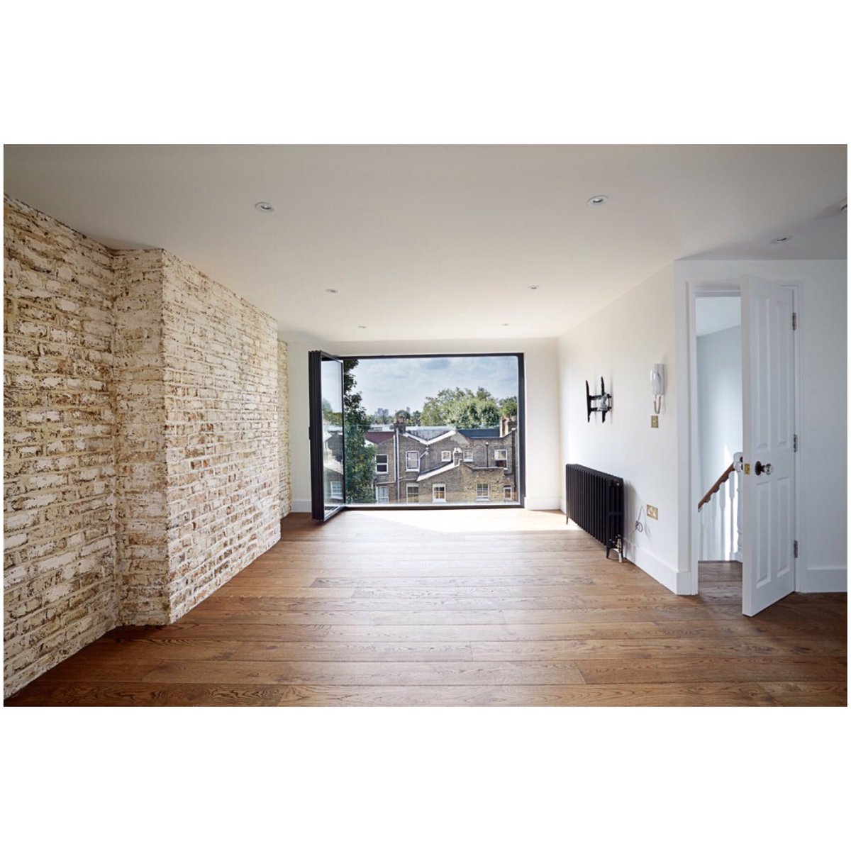 LIS_Design's tweet image. Our recently completed #loft #conversion for a young family opened an extra #living #space on their top floor with views for days!