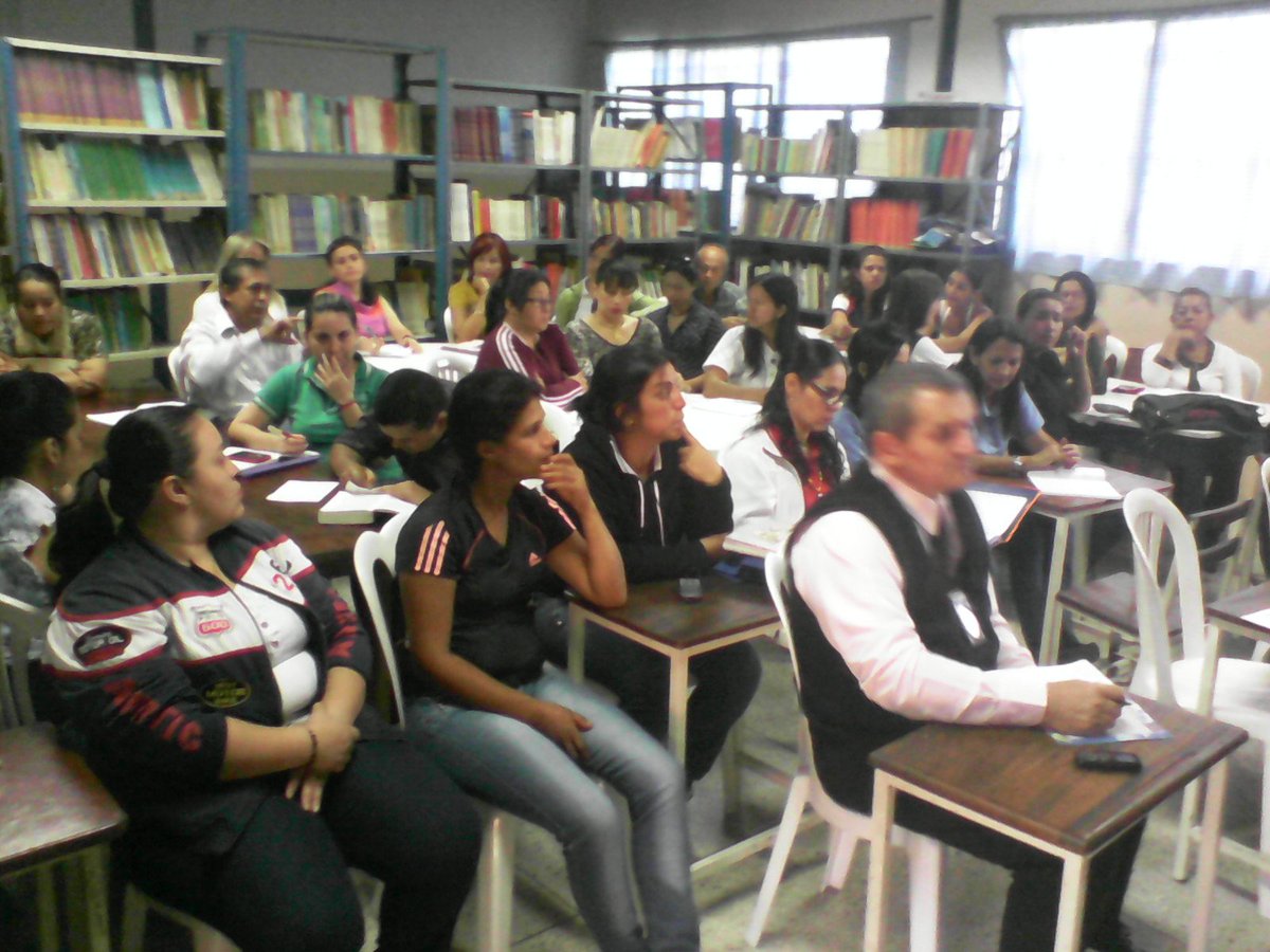 Organización cuadrantes de paz con el prof Henrry Zambrano @ZonaEducTachira <a href="/JauaMiranda/">Elías Jaua</a>