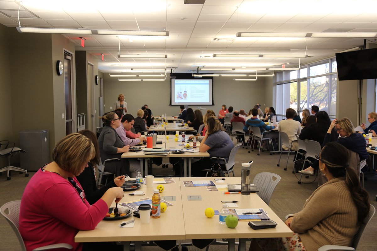 MCORCollege's tweet photo. Great to have everyone here this morning for @MCORCindyE's presentation on #millennials this morning! #hr #engagement https://t.co/9TzLkqPdvR
