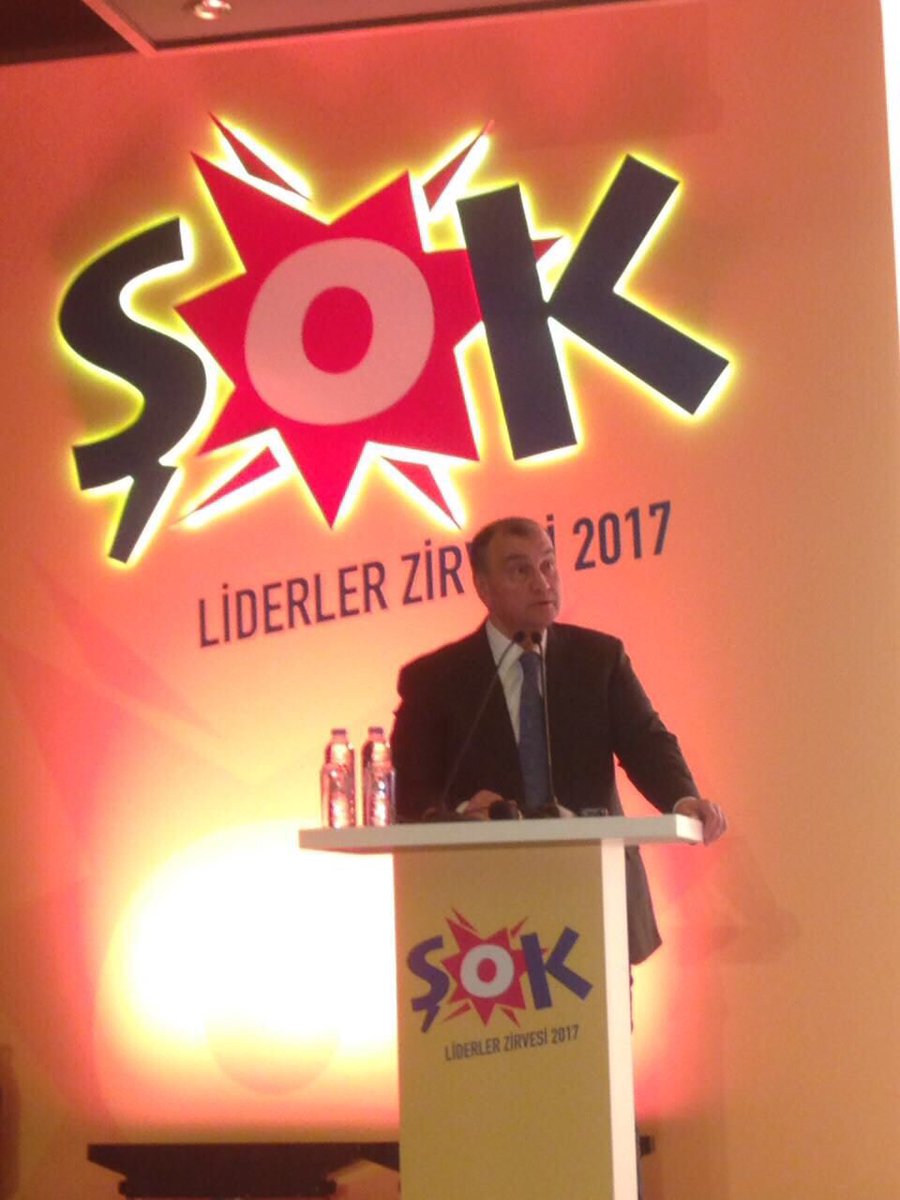 mustafaserdenge's tweet photo. Şok'ta yeni dönemi Yıldız Holding Yönetim Kurulu Başkanımız'la başlattık. Şok size #YeterDeArtar diyoruz  @MU_ULKER https://t.co/dswUAjYSLB
