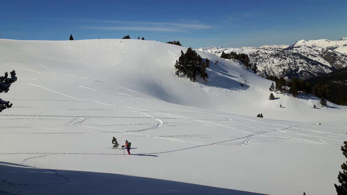nwpowderdays's tweet photo. #Skimo al Tuc de Salana.
Completament enamorats de la Val d'Aran! #NoWorkingDays #MountainLovers https://t.co/Bazz4gGPmg