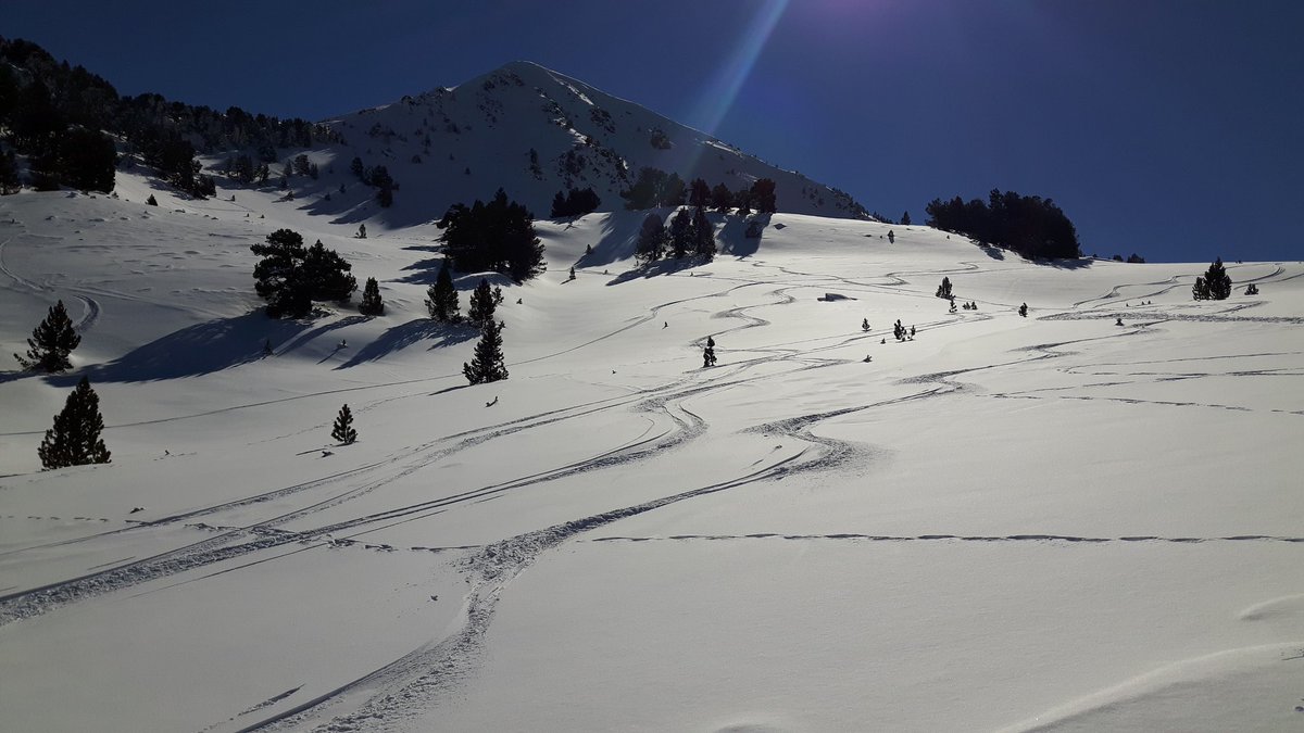 nwpowderdays's tweet photo. #Skimo al Tuc de Salana.
Completament enamorats de la Val d'Aran! #NoWorkingDays #MountainLovers https://t.co/Bazz4gGPmg