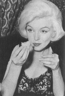 "tacos are a woman's best friend" MM #TacoFest feb 18 y 19 <a href="/HuertoRomaVerde/">RomaVerde</a> ¡tenemos muchos amigos para uds!
@Gastrobites <a href="/vamosalaroma/">VAMOS A LA ROMA</a>