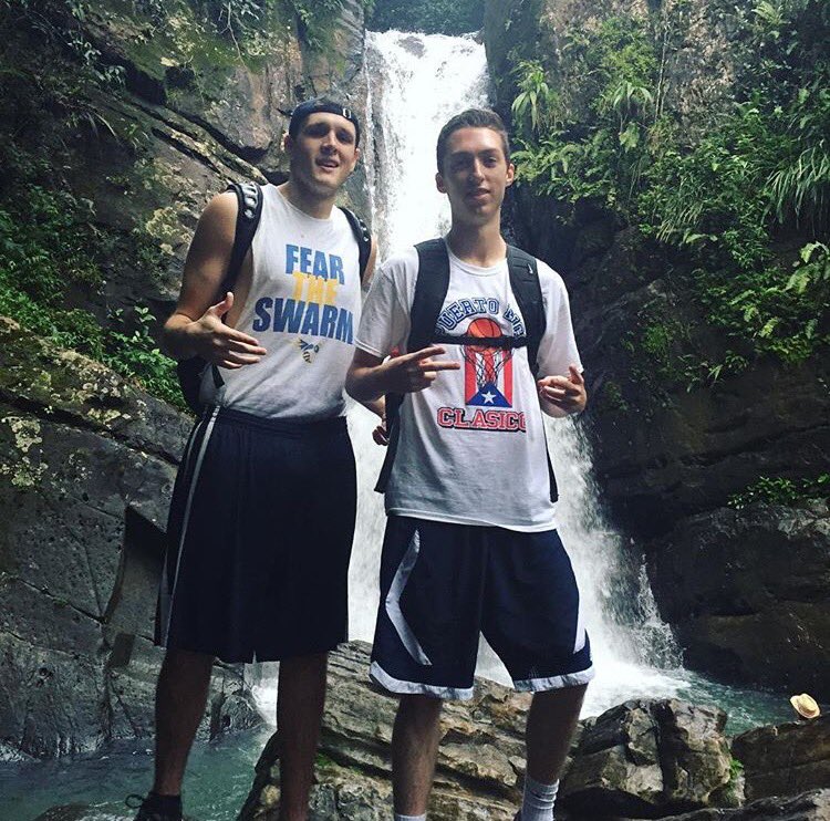 coach__breezy's tweet image. Happy 21st to one of the coldest hoopers I know. Heck of a roommate too. #hecanwindmill #butforreal