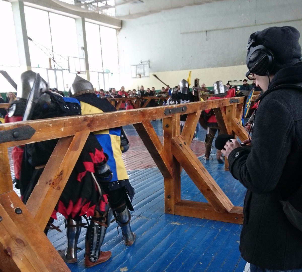 Historical reenactment fights in Kyiv'17
Thanks guys for the atmosphere and the interesting sounds! ;)

#sound #recording #recorder #zoomH5