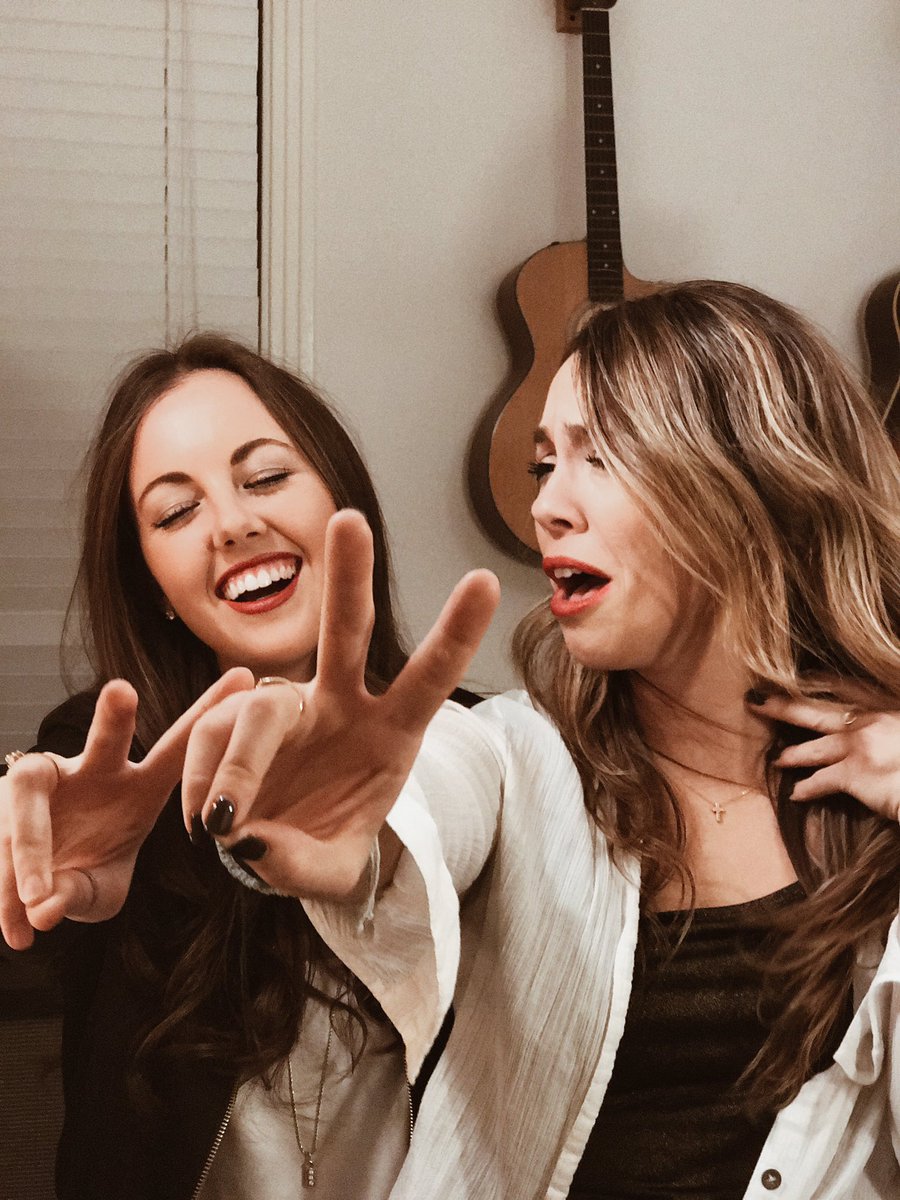 baylorwilson's tweet photo. I know how to look really pretty... clearly. #notaduo https://t.co/G0qZDxf2QW