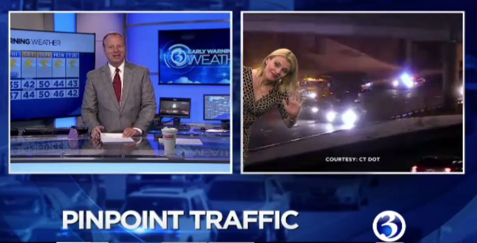 NicoleNalepaTV's tweet photo. Peering around the doublebox... #Hello! #AMshenanigans #WFSBtraffic #CTtraffic https://t.co/4Fj3eYKYSO