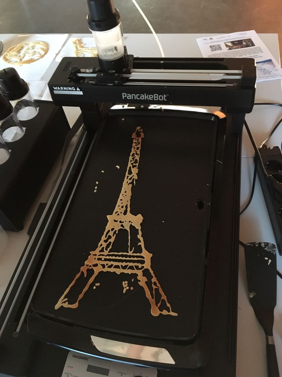 GoDigital2017's tweet photo. Lust auf Pfannkuchen? Kommt vorbei und druckt spaßige Motive mit dem weltweit ersten Pfannkuchendrucker!
#GoDigital2017 #pancakebot https://t.co/y0WFwTI7Iz