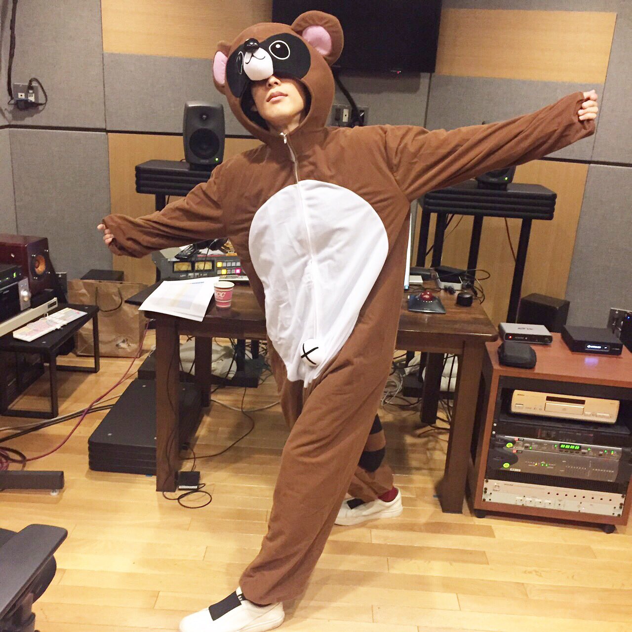 大石昌良 オーイシマサヨシ No Twitter けものフレンズのレコーディングの時の写真が出てきたので一応貼っておきますね マネージャーさんにこっぴどく怒られました 大石昌良 オーイシマサヨシ No Twitter けものフレンズのレコーディングの時の写真が出てきたので一応貼っておきますね マネージャーさんにこっぴどく怒られました