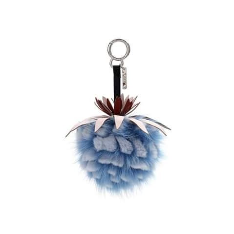 HELLOmagIndia's tweet photo. An Italian luxury fashion house recently launched their new accessories called βFruit Charmsβ
#luxury #fashion #fruitcharms #accessories https://t.co/pi8TTVJXBp