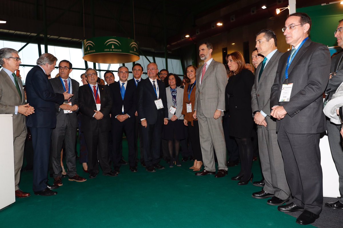 CasaReal's tweet photo. Inauguración de la sexta edición del @ForoTransfiere #Transfiere2017 https://t.co/XGQjQYwfSR https://t.co/8wyIiSahDc