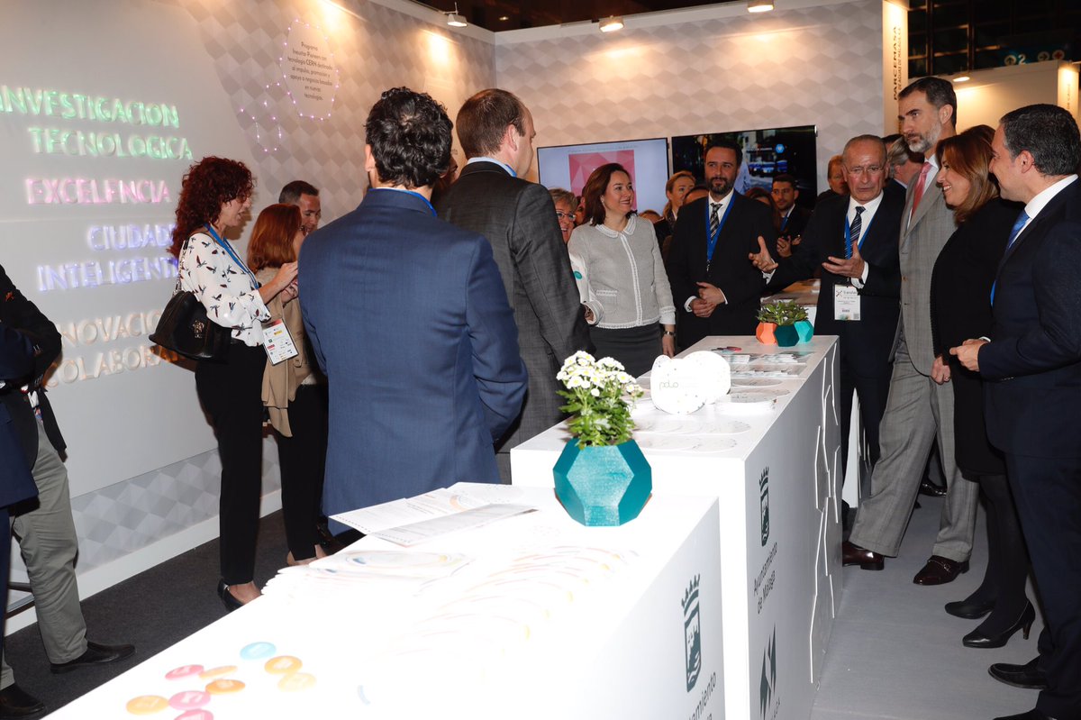 CasaReal's tweet photo. Inauguración de la sexta edición del @ForoTransfiere #Transfiere2017 https://t.co/XGQjQYwfSR https://t.co/8wyIiSahDc