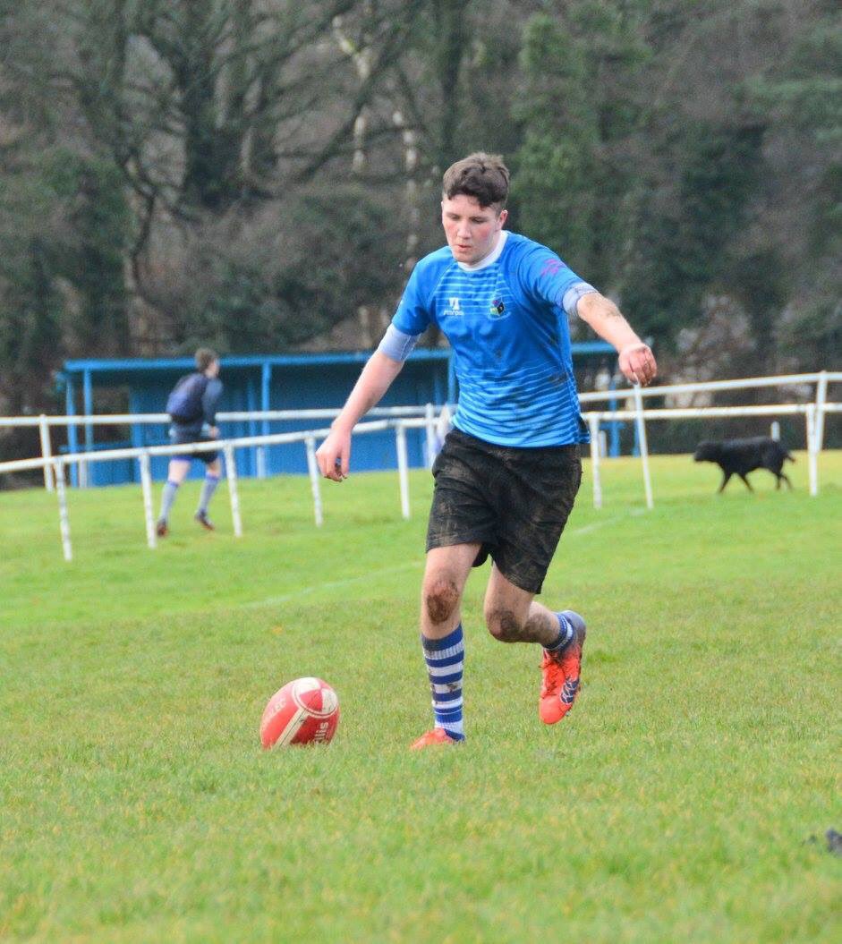 Sherphillz's tweet photo. The boi egg chasing 🏉#TopKicker https://t.co/o9SVvOGH9c