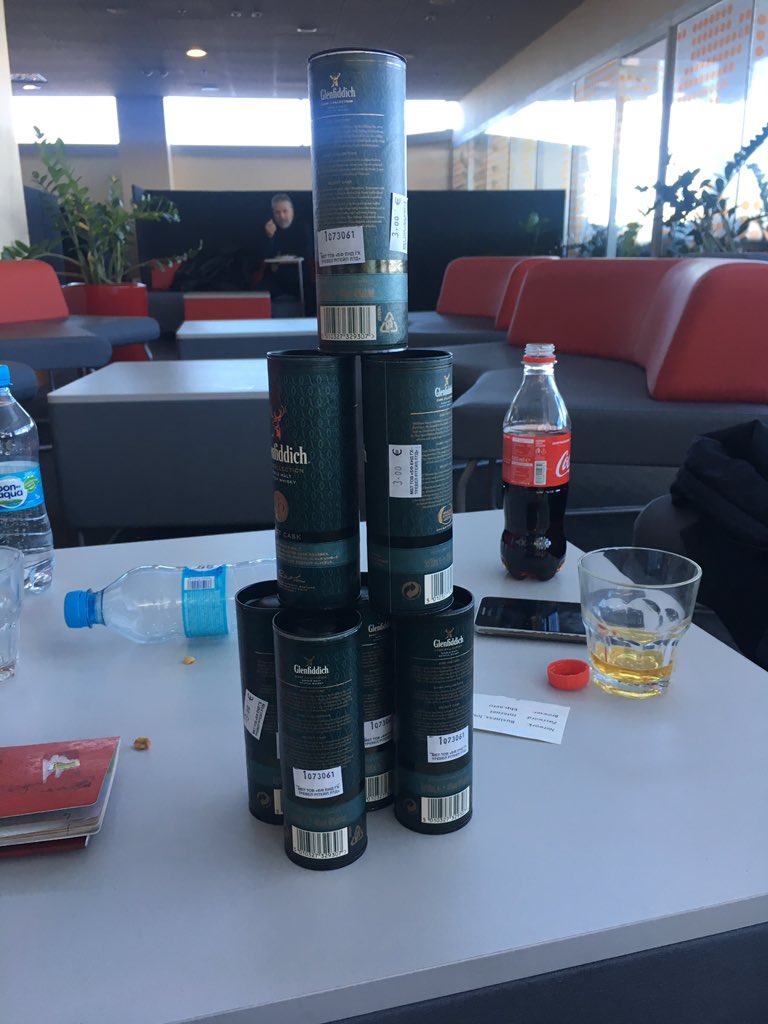 @marcbenezra <a href="/AviG123/">Avi Gelley</a> <a href="/DanielFeld2/">Daniel Feld</a> <a href="/bpeters83/">Benjamin Peters 🎗️</a> airport lounge #munich