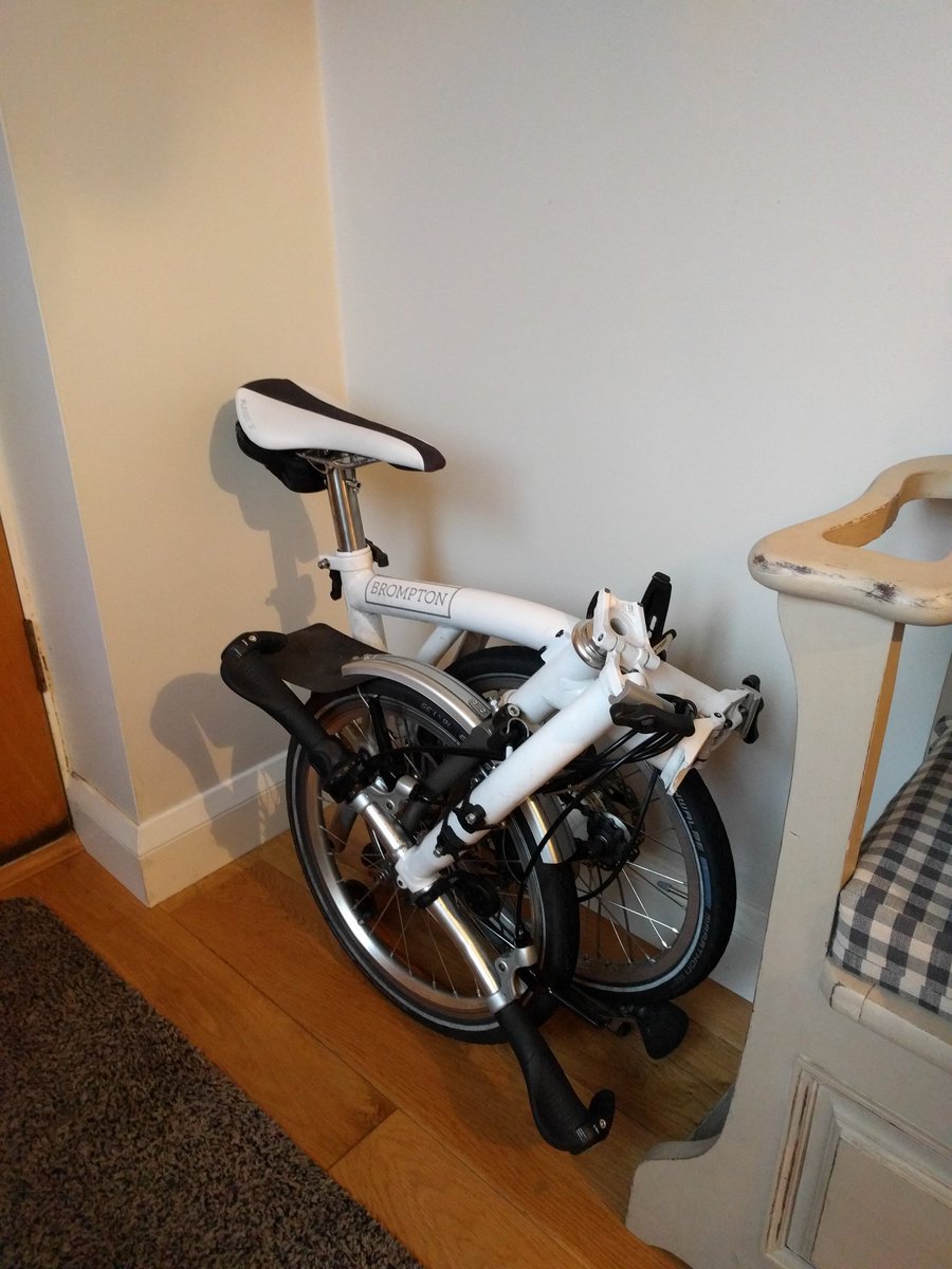 breathingguide's tweet photo. @BromptonBicycle. Mine fits perfectly behind the front door.
#madeforstorage https://t.co/Abd5Ir0zpq
