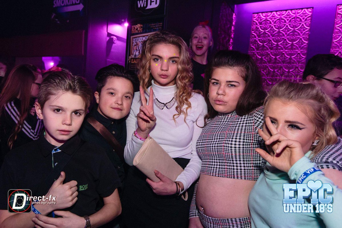ukcshelpline's tweet photo. nice to see sophs having a good time with her mates xxx https://t.co/LgZDkSIYtS