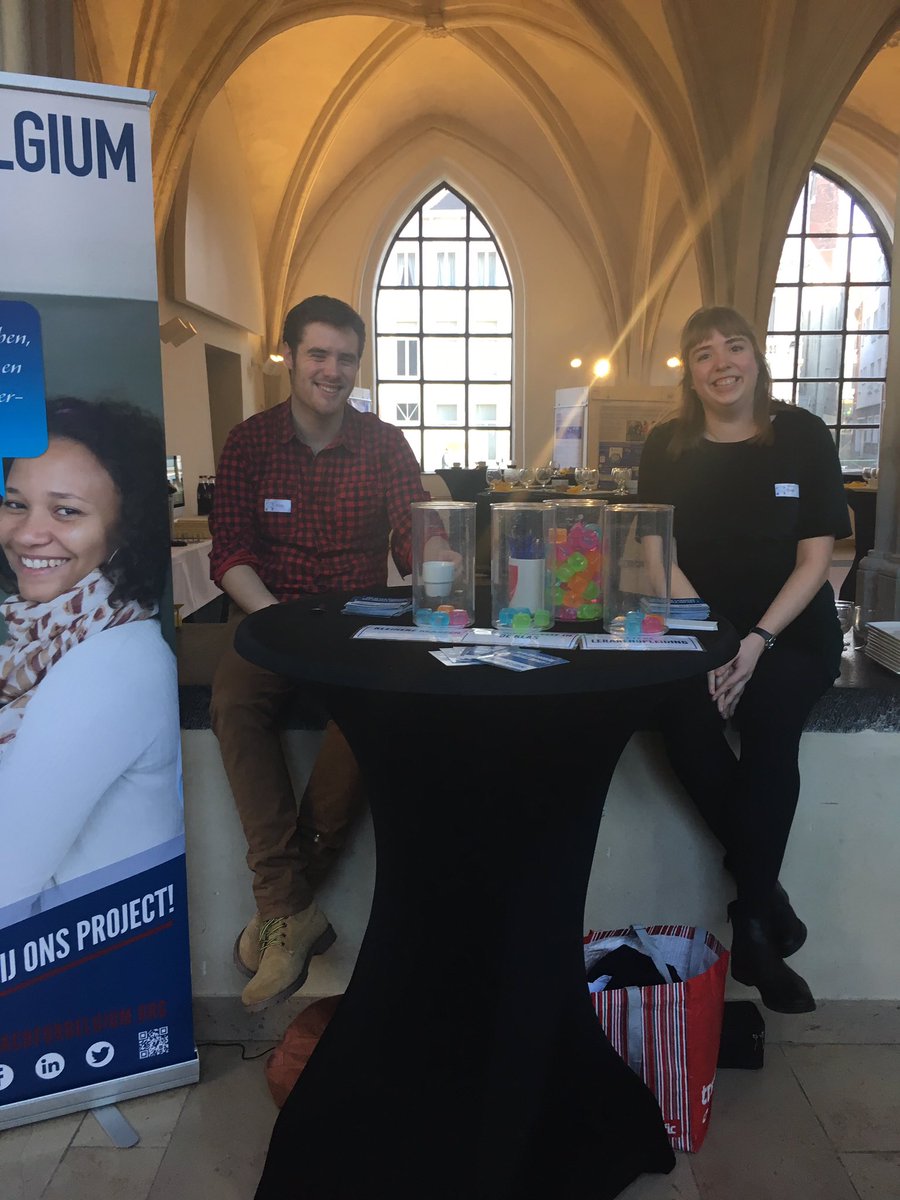 fongenae's tweet photo. Come talk to @TeachForBelgium &amp; use your engineering degree to light the science fire in the heart of children #FEARS2017 https://t.co/Rk5vgTm7zd