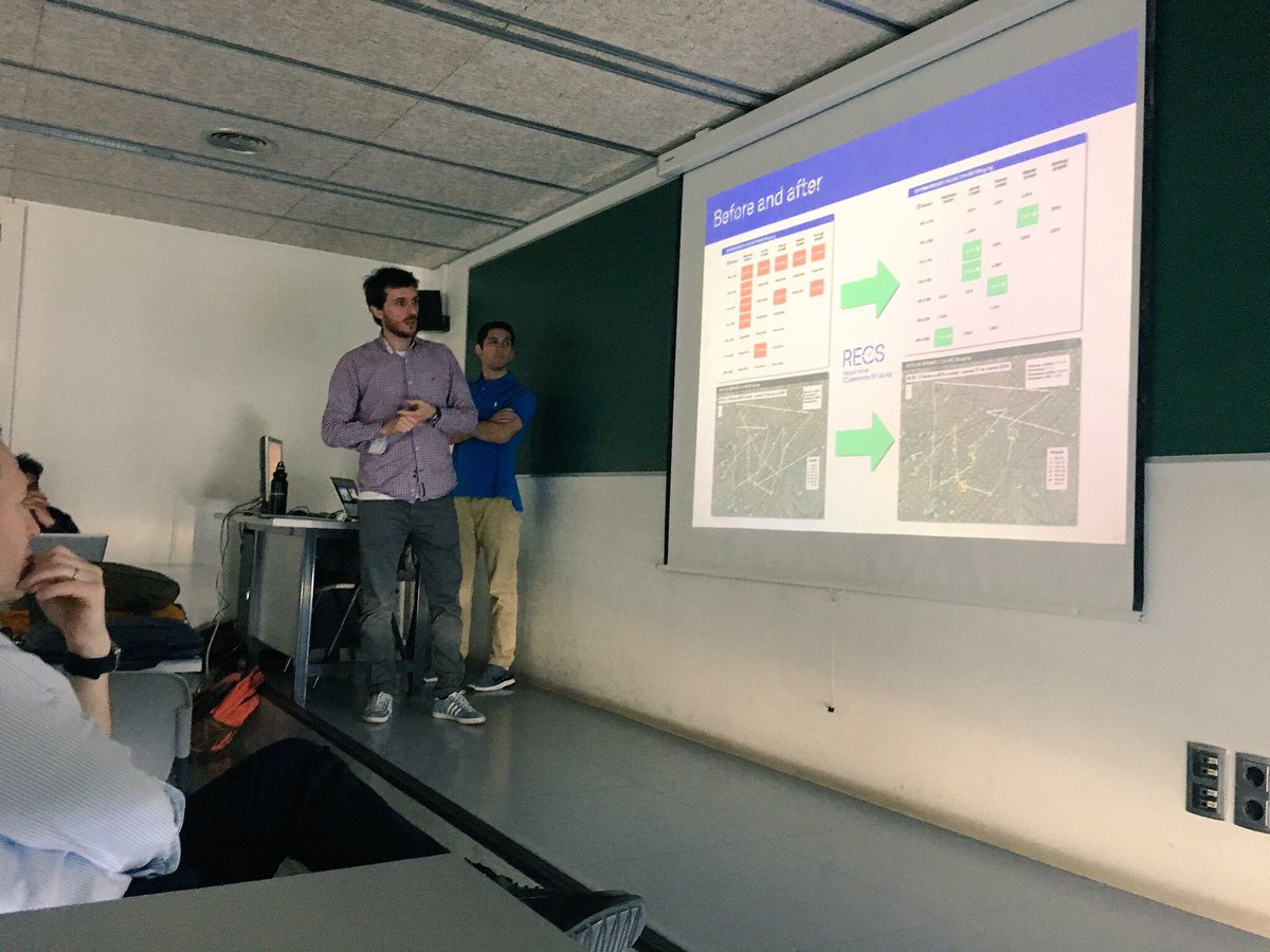 yababook's tweet image. Introducing @lastpeanutco and @Nektria to the students @LaSalleBCN Thanks @Profefox for the invite! #readyforthechallenge