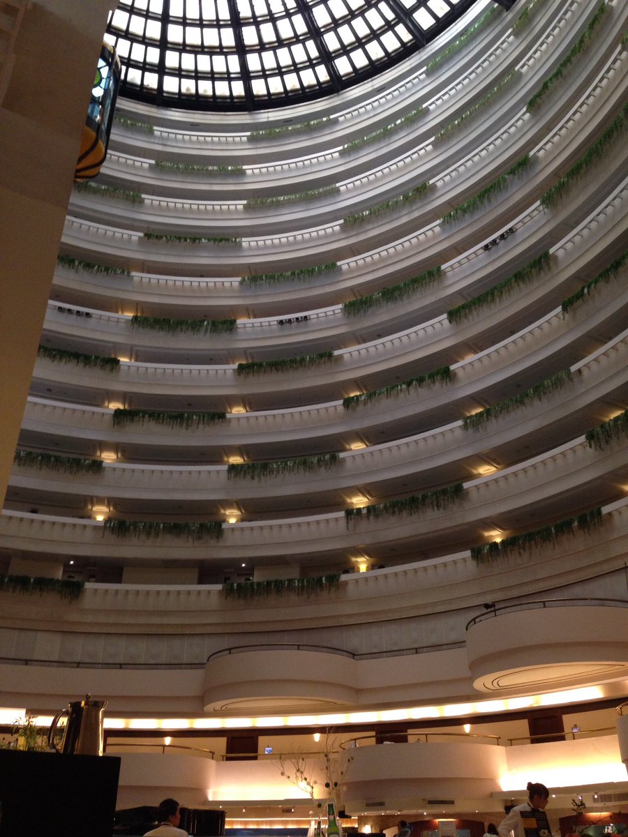 taiwanselect28's tweet photo. 【台北王朝大酒店 Sunworld Dynasty Hotel Taipei】
松山空港から車で5分

曲線の吹き抜けが美しい 空間をとても贅沢に使ったラウンジです。新しいホテルにはない 落ち着いたゆったりとした時間を過ごせます。
https://t.co/xjpvDlQkWt https://t.co/KYCpbQU7Br