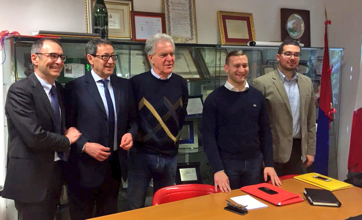 Piero_Celani's tweet photo. Stamattina @cittasbt conferenza stampa con gruppo @forza_italia e Sindaco #Piunti per chiedere fermate #altavelocità sud @RegioneMarcheIT. https://t.co/10fO08DVWQ