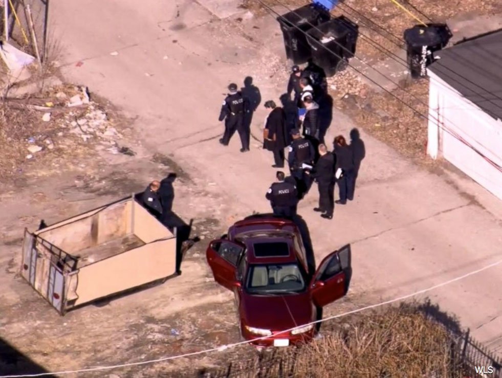 ABC's tweet photo. 2-year-old pronounced dead at Chicago hospital after shooting on city's gang-plagued West Side, police say. https://t.co/4DLmdBK0FJ https://t.co/9T6NBBTAXE