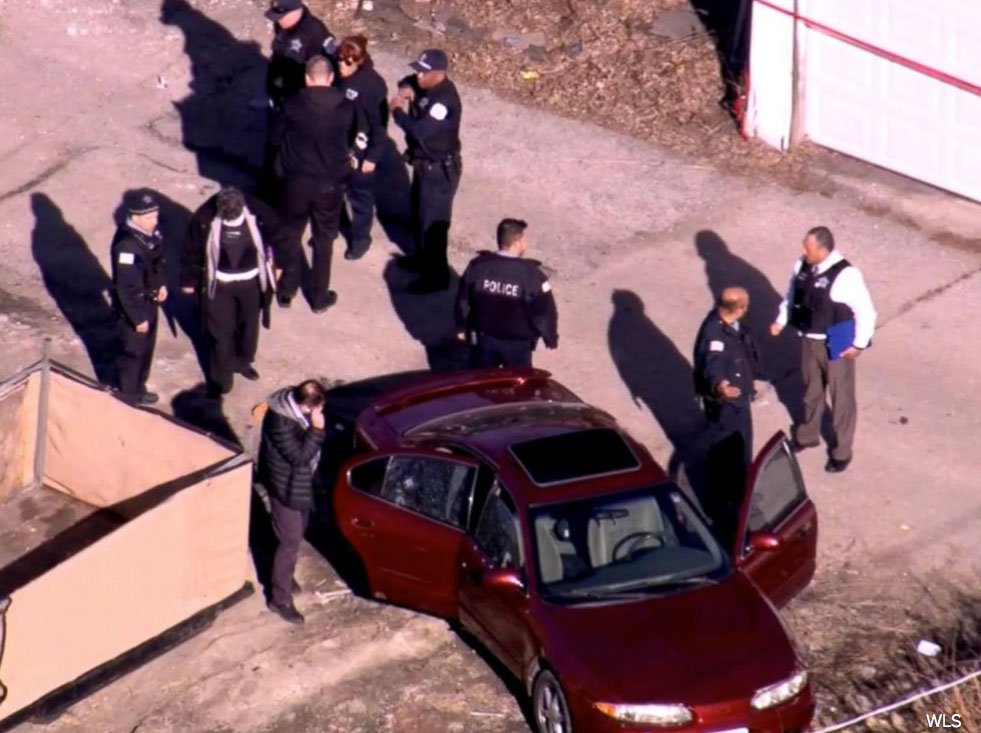 ABC's tweet photo. 2-year-old pronounced dead at Chicago hospital after shooting on city's gang-plagued West Side, police say. https://t.co/4DLmdBK0FJ https://t.co/9T6NBBTAXE