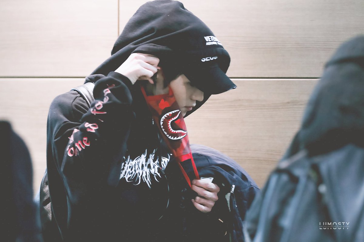 LUMOSTY's tweet photo. He's a storm that you chase #태용 #TAEYONG https://t.co/ADJnKnmn5l
