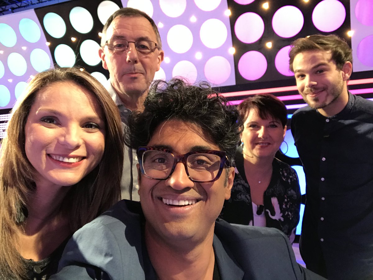 HarryLeJeu's tweet photo. Selfie de @sebastienfolin av les candidats du jour ! #HarryLeJeu #HarryFamily #RDV

📅 14 Février 🕚 16H50 📺 #France3 https://t.co/coDNG2UlTq
