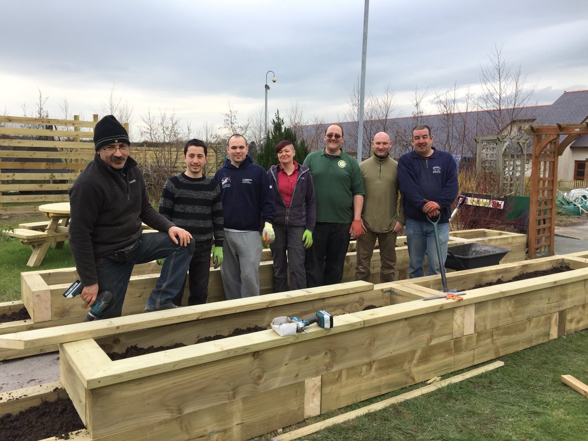 YPendalar's tweet photo. Diwedd Rhan 1 gyda #wildelements, edrych ymlaen i Rhan 2!! The end of Phase 1 in the garden looking forward to Phase 2 @prifysgolbangor https://t.co/jJql4YZEhe