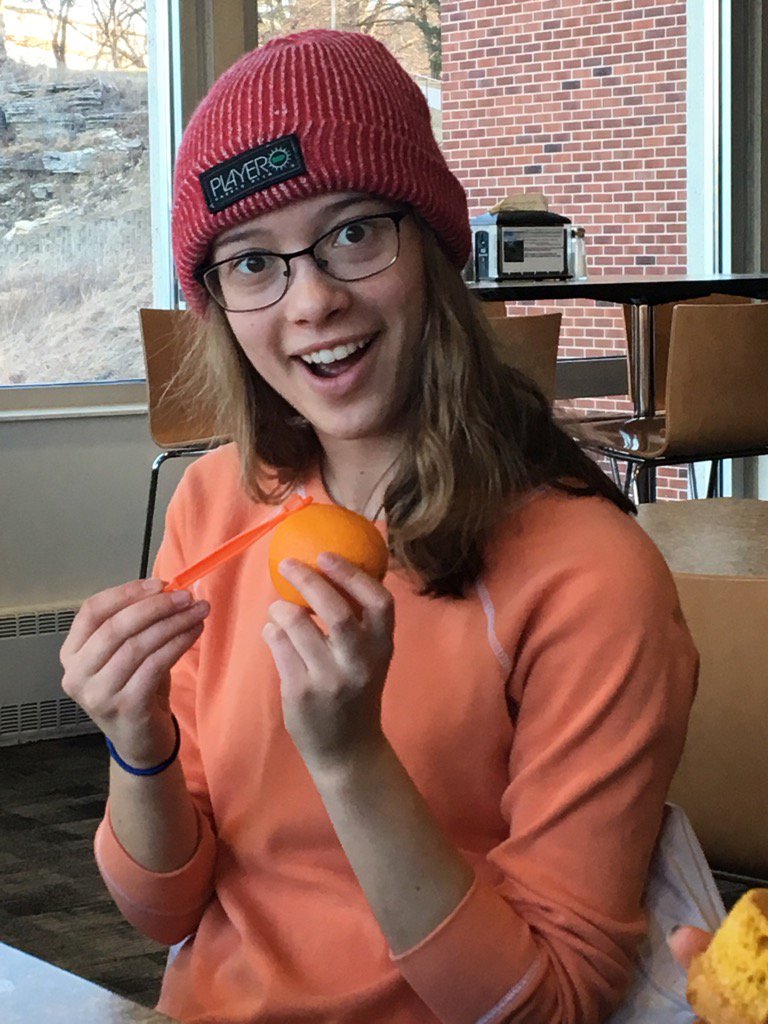 KohbasKafTips's tweet photo. Huge kaf tip from @whodat_izzi - buy an orange slicer from Amazon, $2.98 + free shipping for easy peeling!! https://t.co/P41TNWsLmh