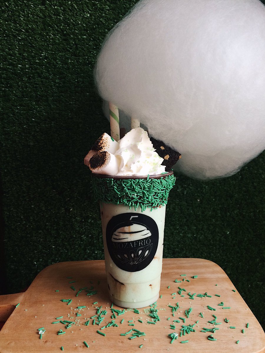mozafriomanila's tweet photo. La Paz #FREAKFRAPPE
(Buko Pandan)
#mozafriomanila #foodfindsph #dessertlove #foodfinds #yummyph #spotph #bookyapp #tastyph https://t.co/KDxVDvvoXQ