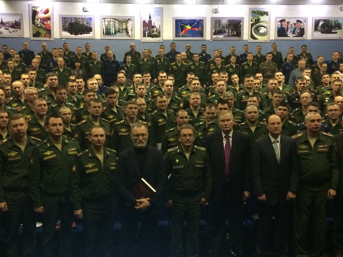 kurs_SocSredi's tweet photo. Традиции курса #СоциальныеСреды #АрмияОбщество https://t.co/ZNj267Wd7M