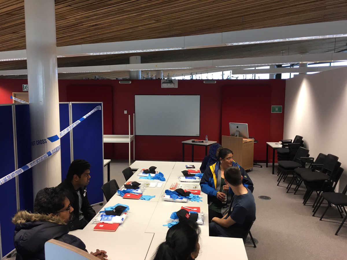 Bigsey's tweet photo. @USW_NCSA Applicant day in full swing investigating digital crime scene. https://t.co/SkOjYfv7Ko