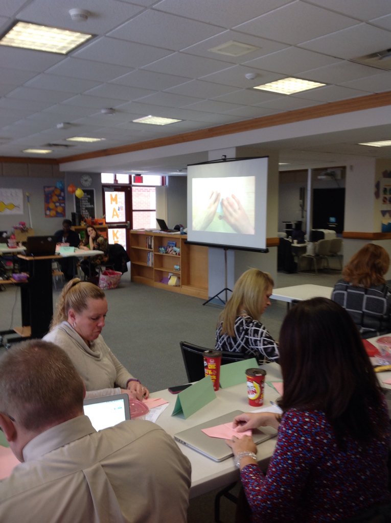 E2CCBIES's tweet photo. Constructing paper airplanes following model provided with varying levels of success! #e2rcc @SDS_rdonnelly https://t.co/tCHqlC58uU