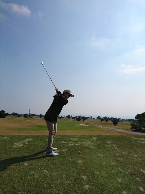 こんばんはー！ 今日はゴルフしに行ってたよっ🎵 こんな顔だけど好調ですた&hearts;  いまは仲良しメンツで打ち上げ🍺&hearts;  明日は朝早いから誰かに起こして欲しいよ(  ；&forall;；) https://t.co/HLX<a href="/tag/aknr"class="tags"><span>#aknr</span></a>